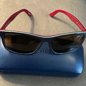 Lacoste Unisex Sunglasses with Case